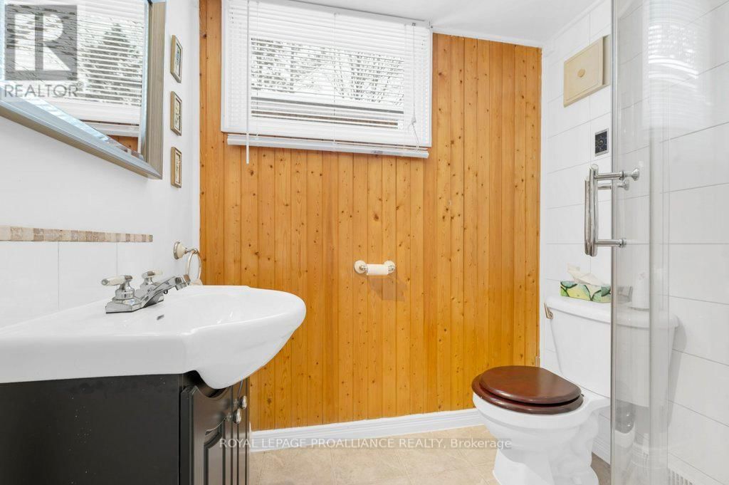 556 ROSEBUSH ROAD Image 31