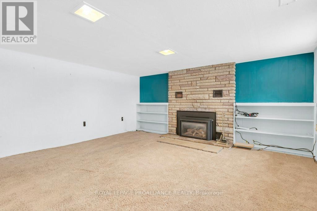 556 ROSEBUSH ROAD Image 34