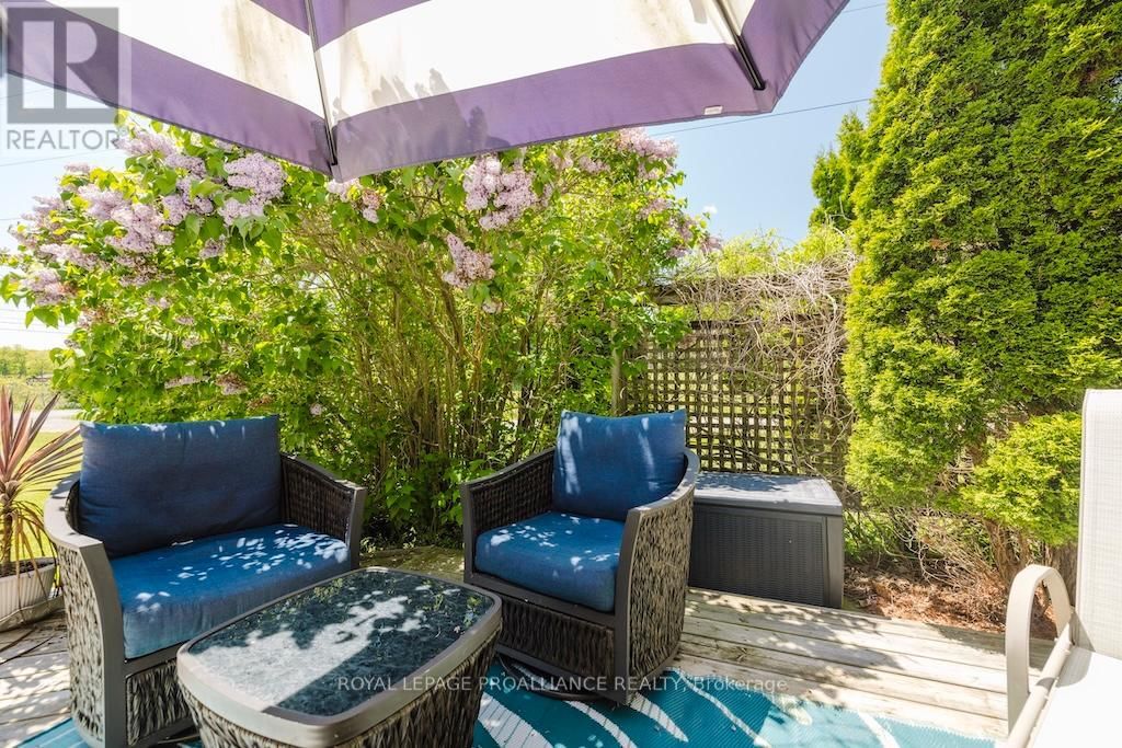 556 ROSEBUSH ROAD Image 37