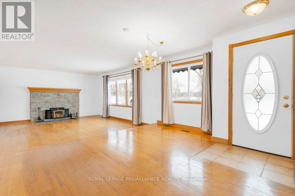 556 ROSEBUSH ROAD Image 9