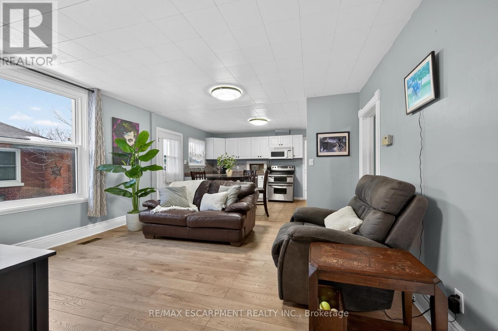 149 ELGIN STREET Image 10