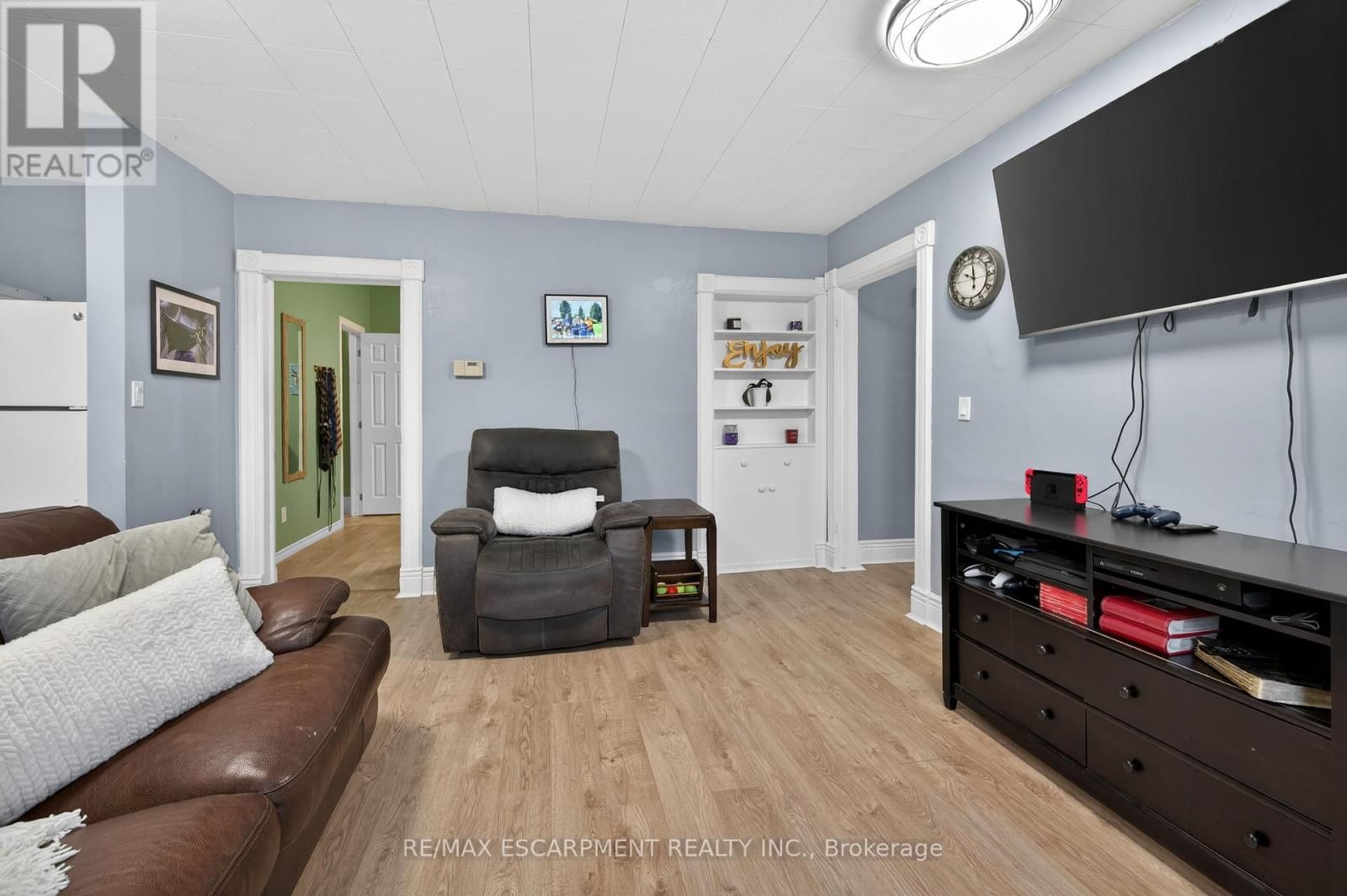 149 ELGIN STREET Image 11