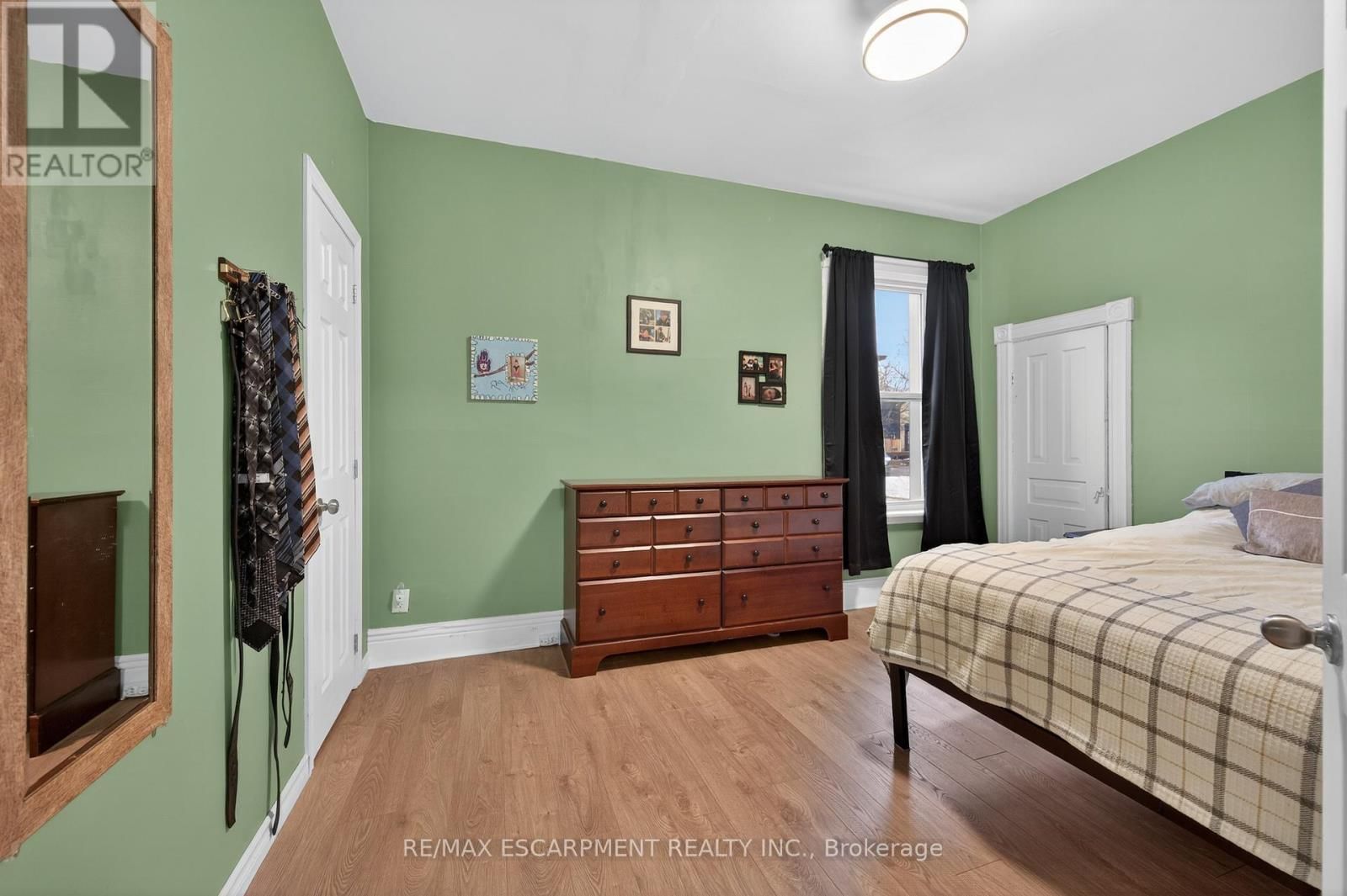 149 ELGIN STREET Image 21