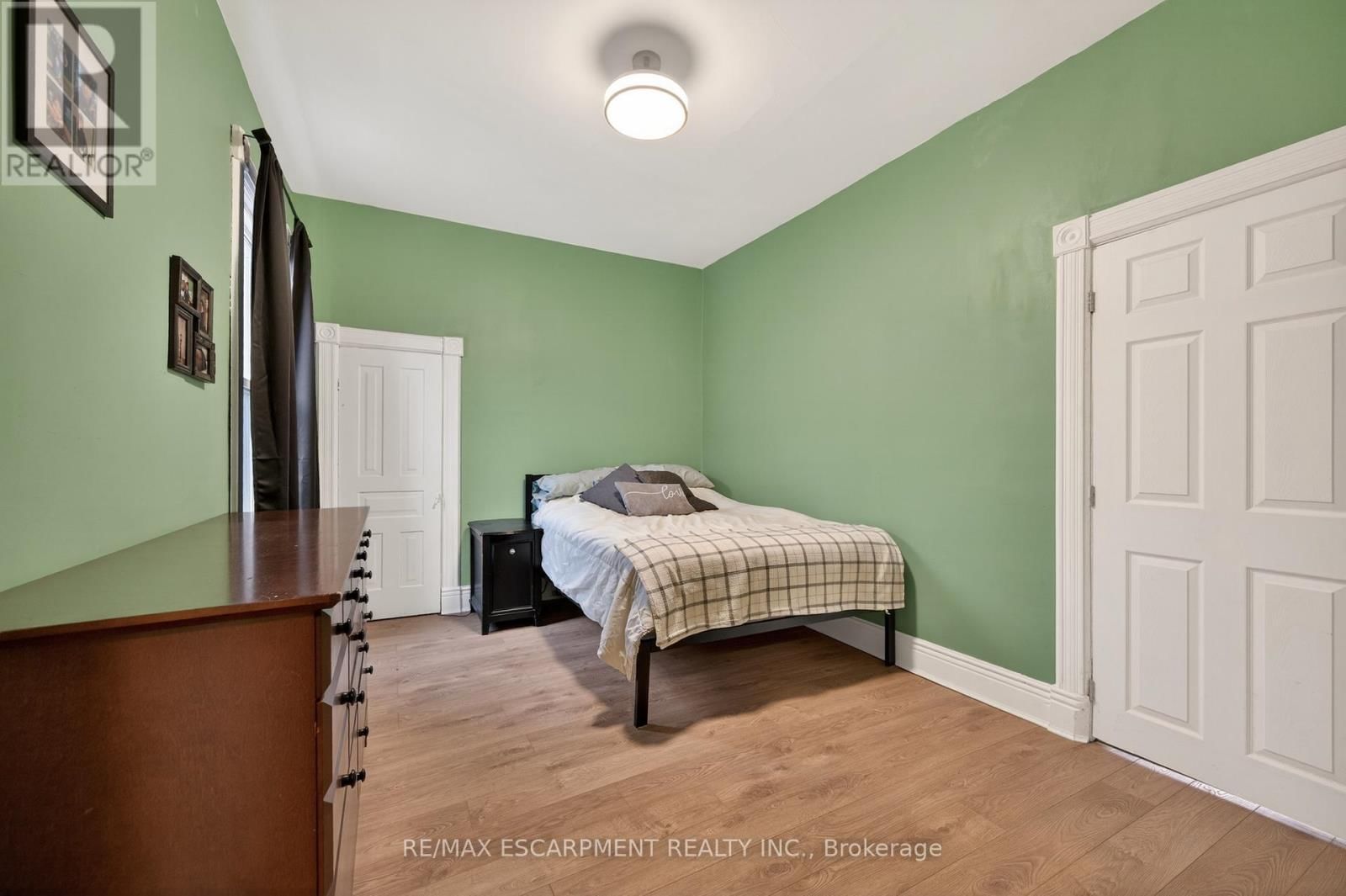 149 ELGIN STREET Image 22