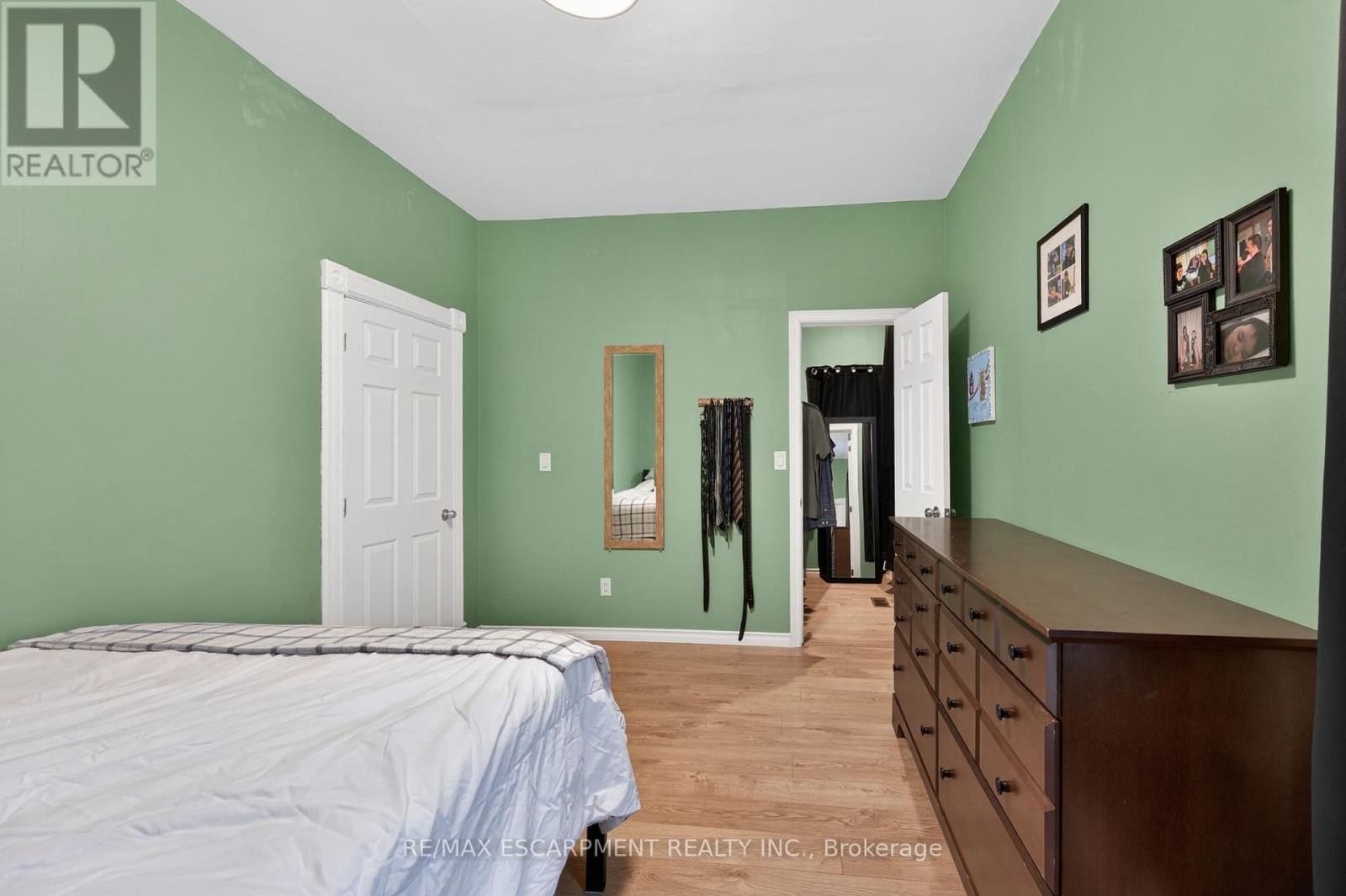 149 ELGIN STREET Image 23