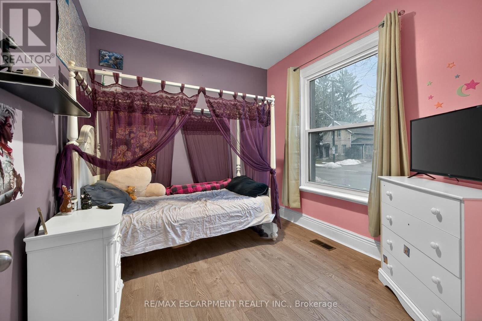 149 ELGIN STREET Image 24