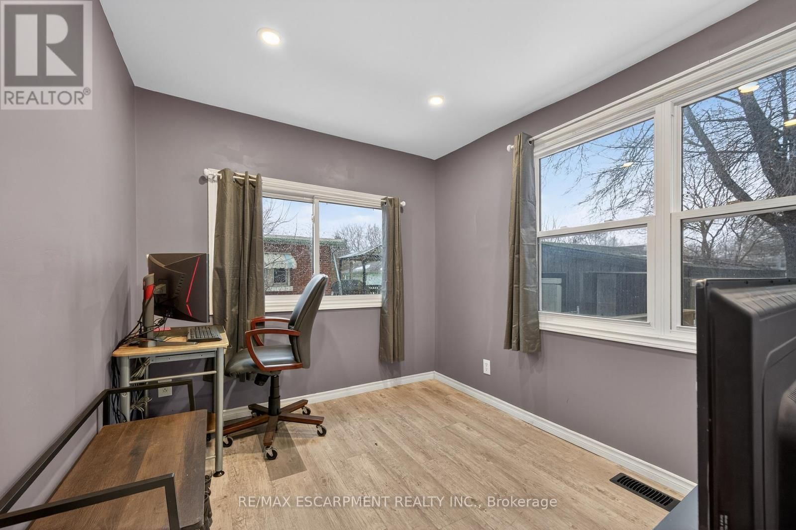 149 ELGIN STREET Image 33