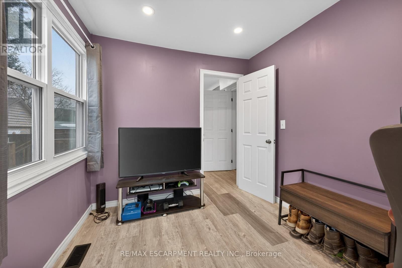 149 ELGIN STREET Image 34