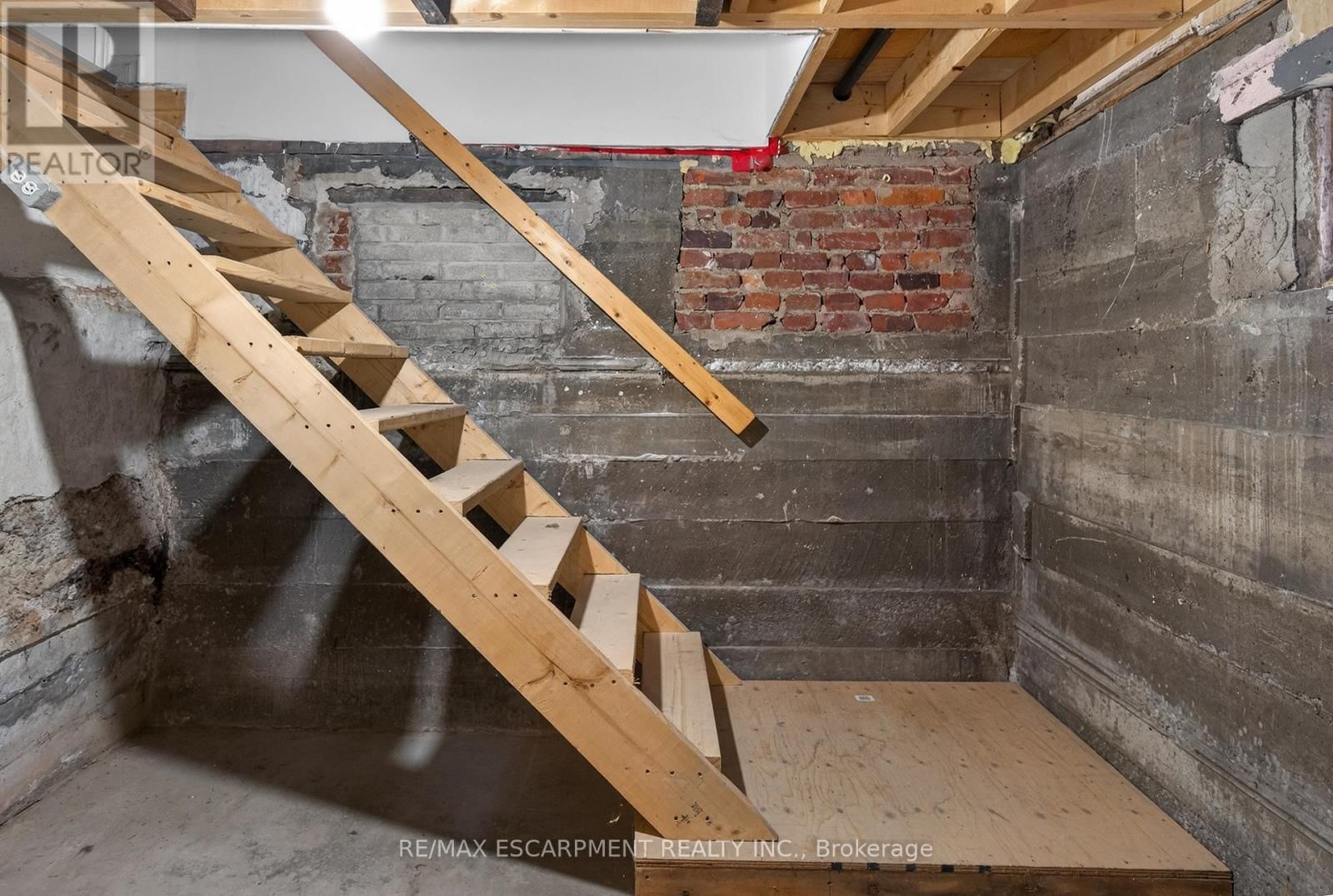 149 ELGIN STREET Image 38