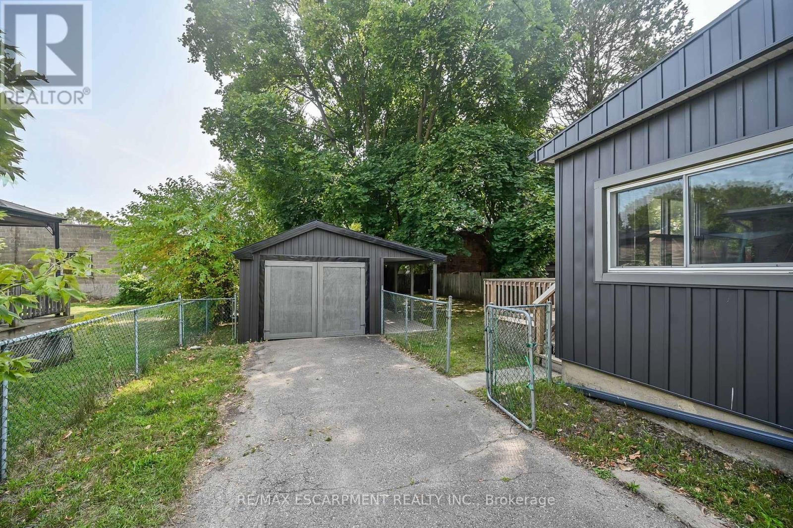 149 ELGIN STREET Image 45