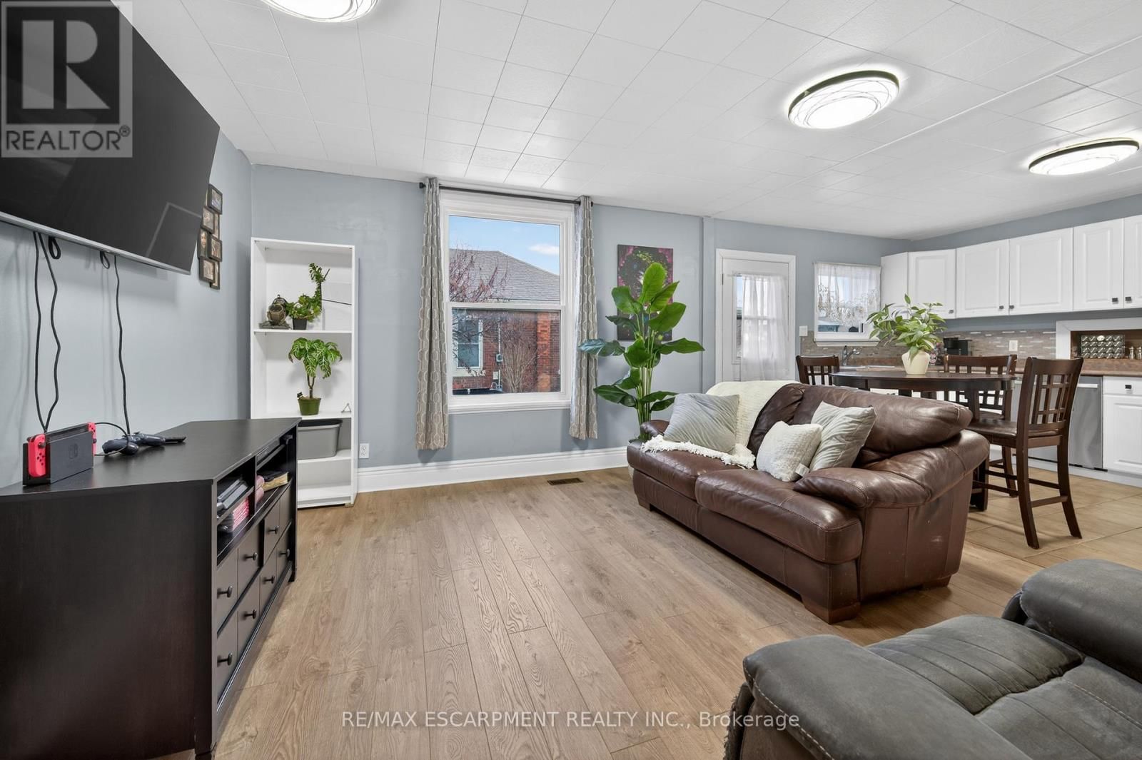 149 ELGIN STREET Image 8