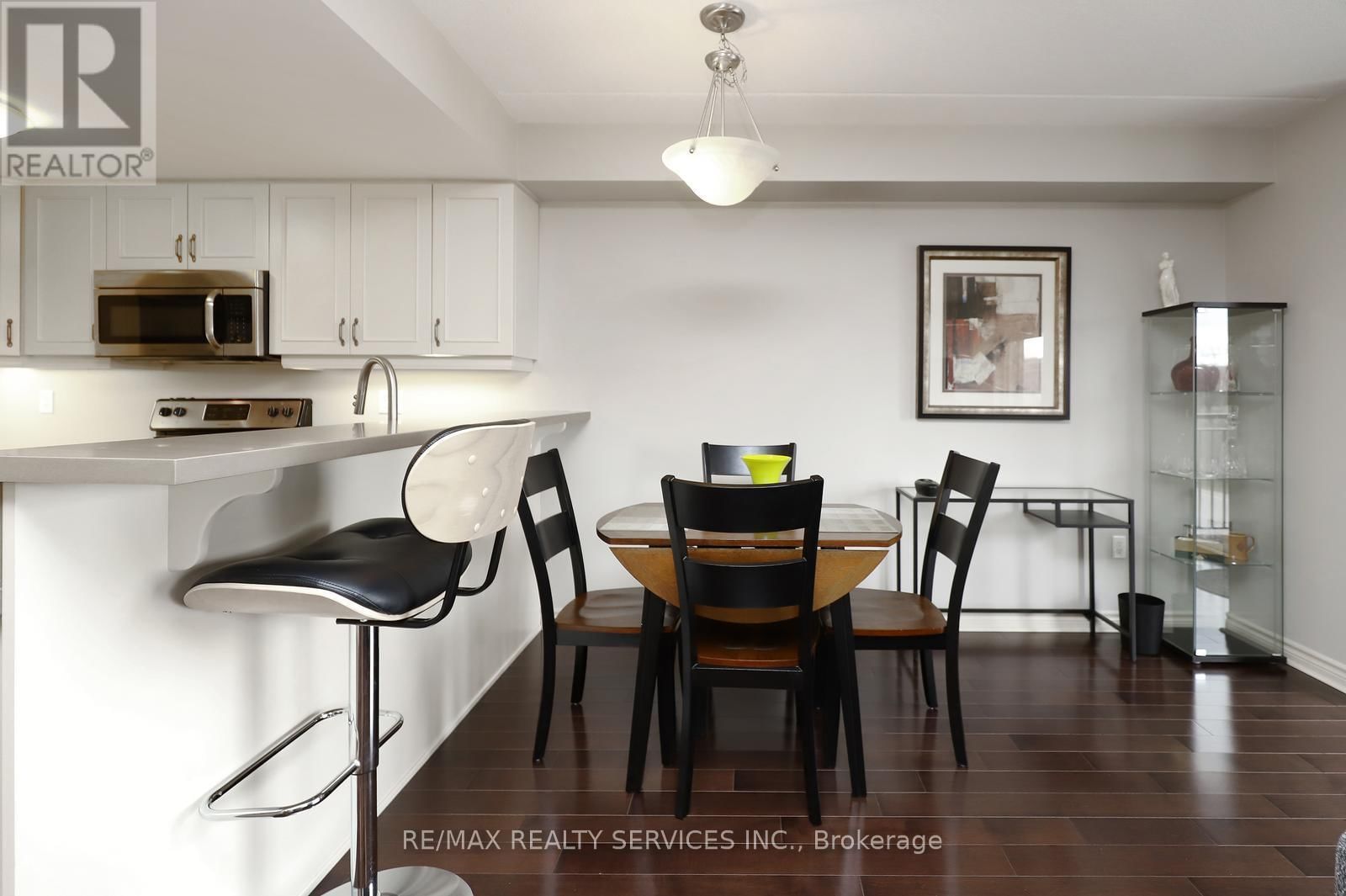 301 - 60 LYNNMORE STREET Image 12