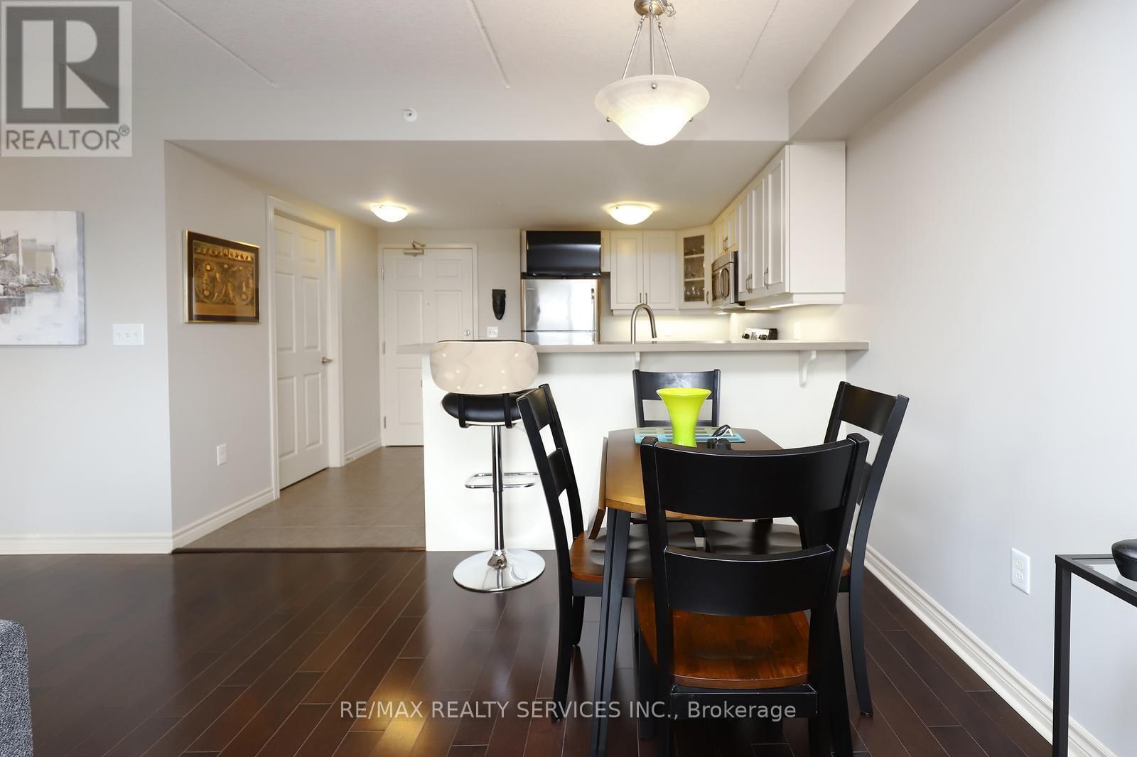 301 - 60 LYNNMORE STREET Image 13