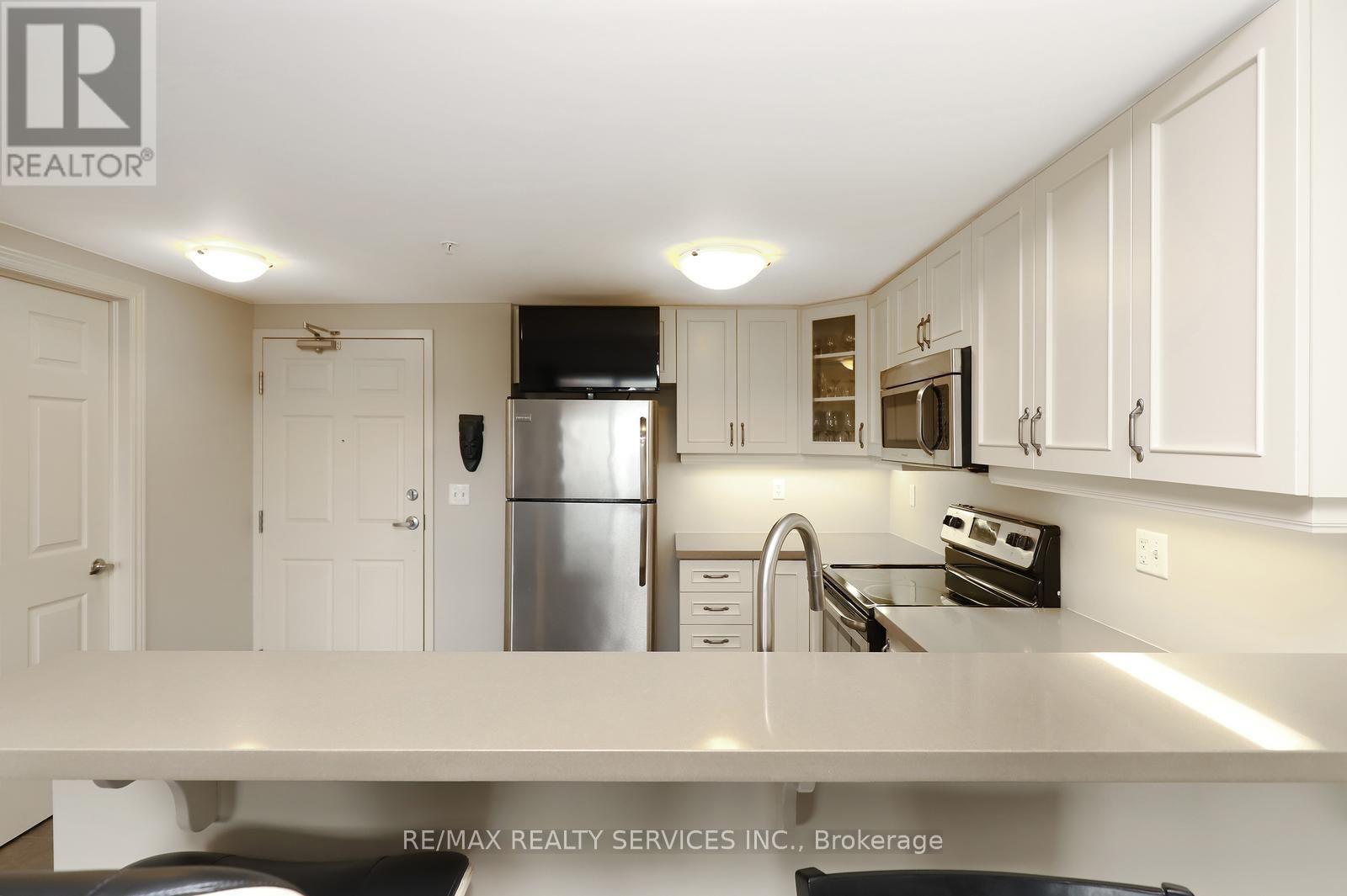 301 - 60 LYNNMORE STREET Image 14