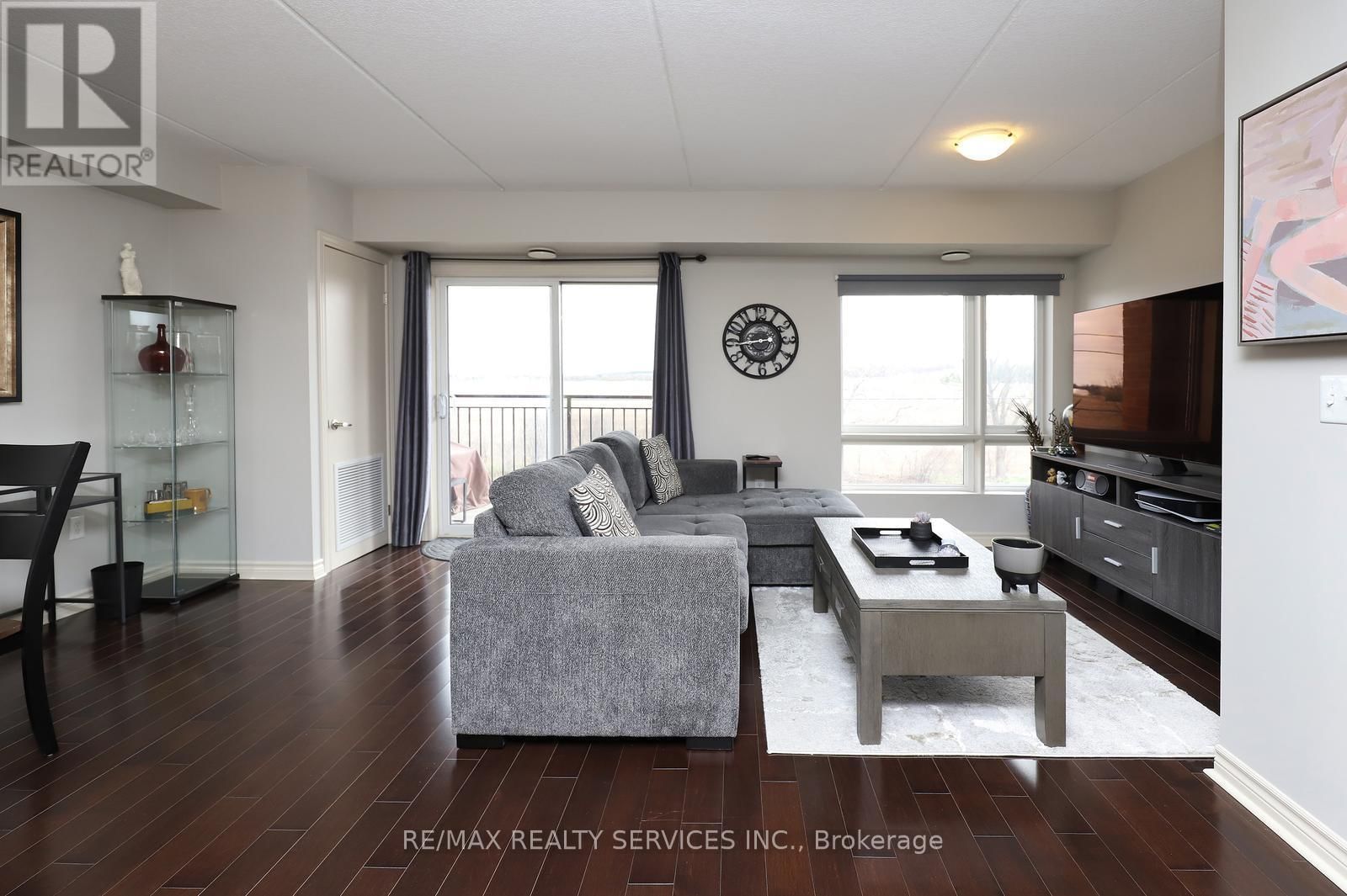 301 - 60 LYNNMORE STREET Image 18