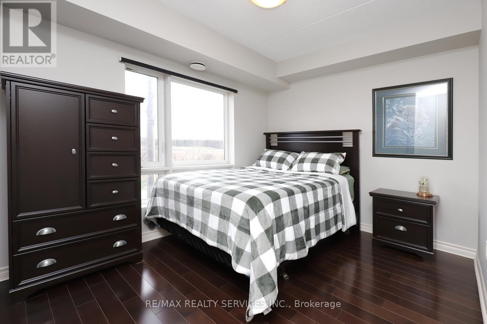 301 - 60 LYNNMORE STREET Image 23