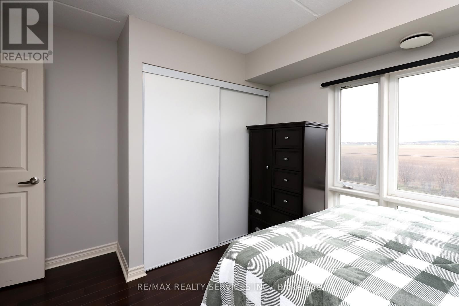 301 - 60 LYNNMORE STREET Image 24