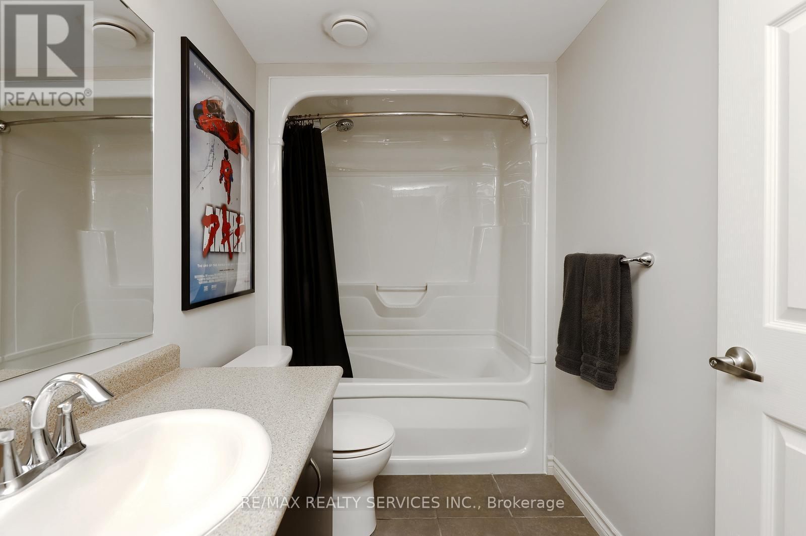 301 - 60 LYNNMORE STREET Image 26