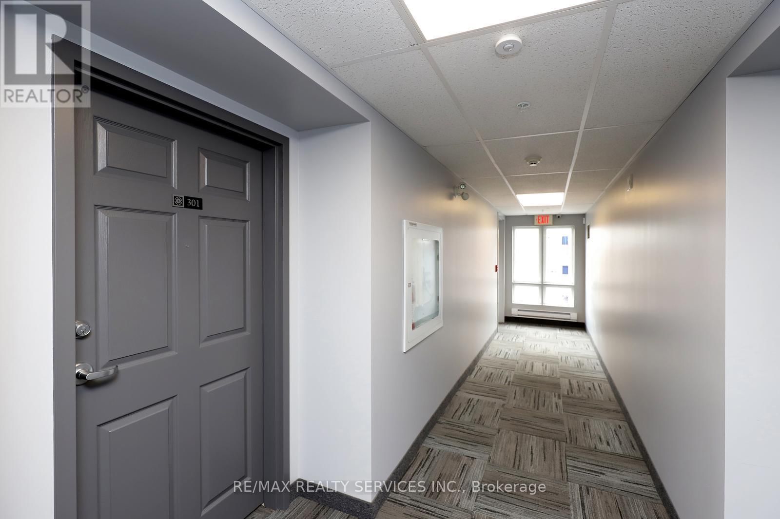 301 - 60 LYNNMORE STREET Image 3