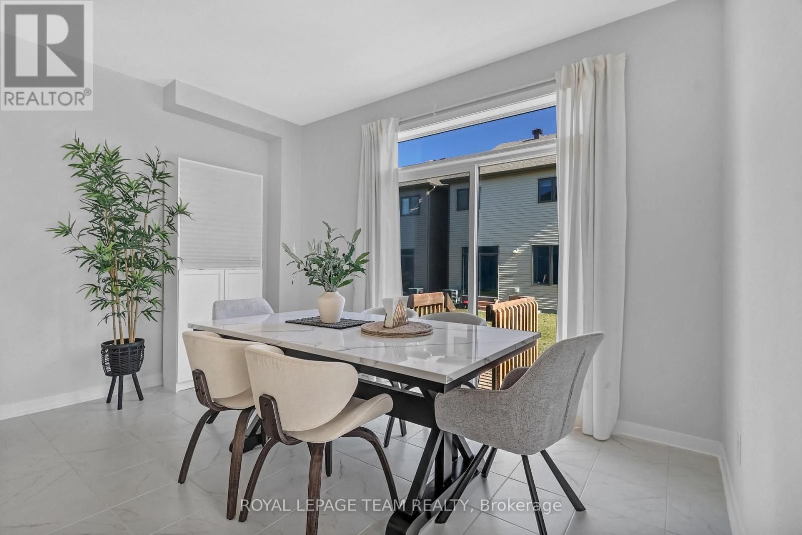 647 CYGNUS STREET Image 12