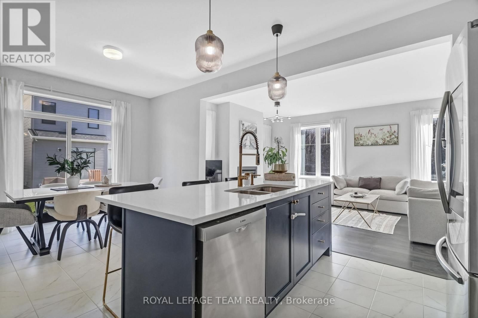 647 CYGNUS STREET Image 13