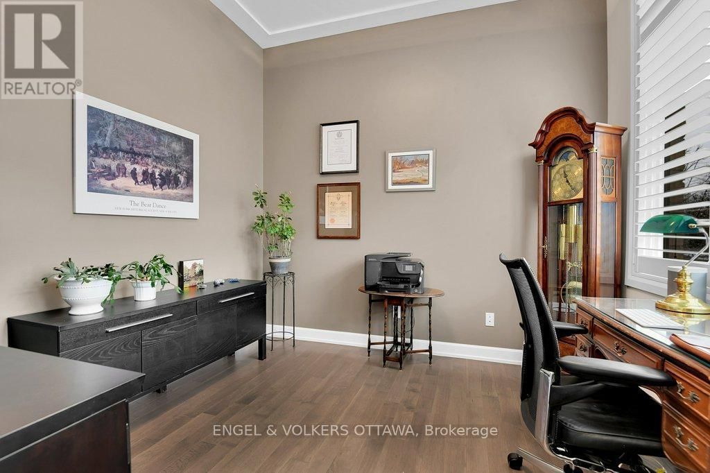 340 BYRON AVENUE Image 21