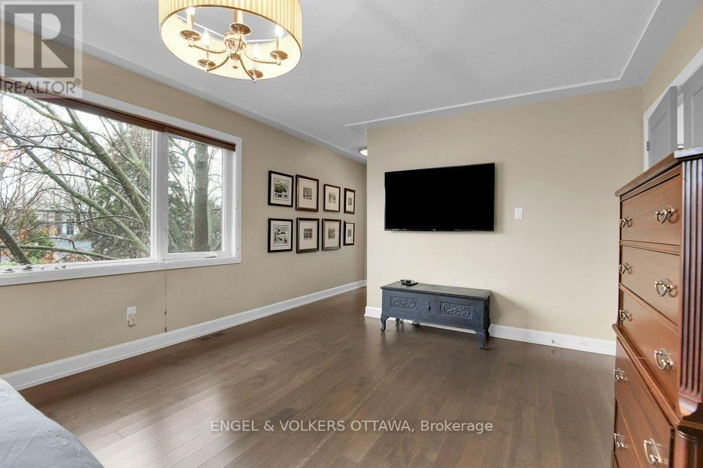 340 BYRON AVENUE Image 28