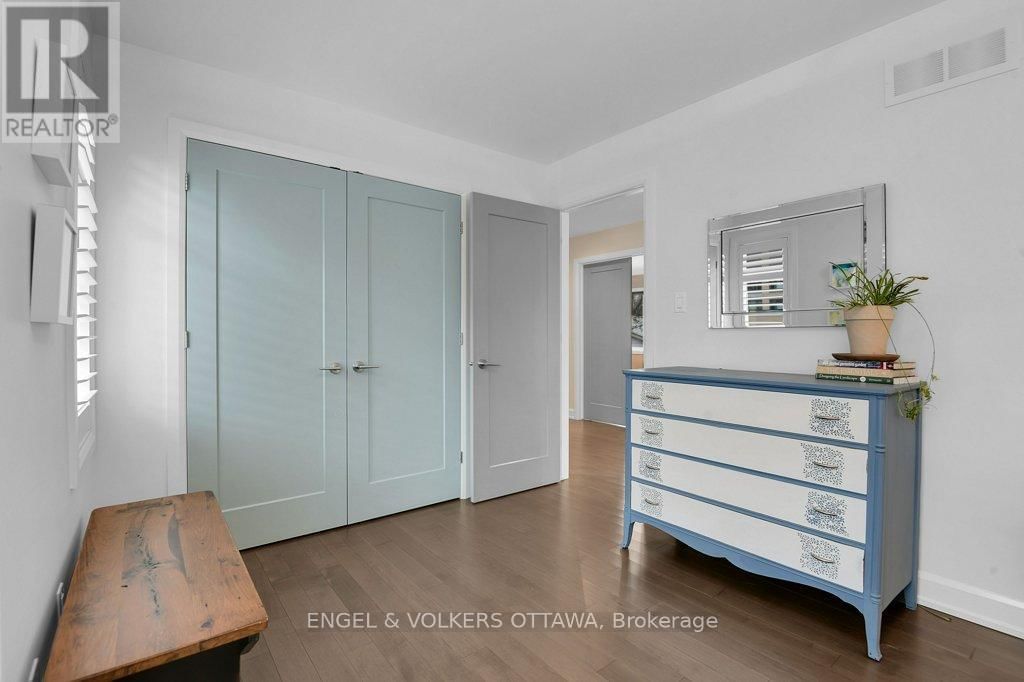 340 BYRON AVENUE Image 32