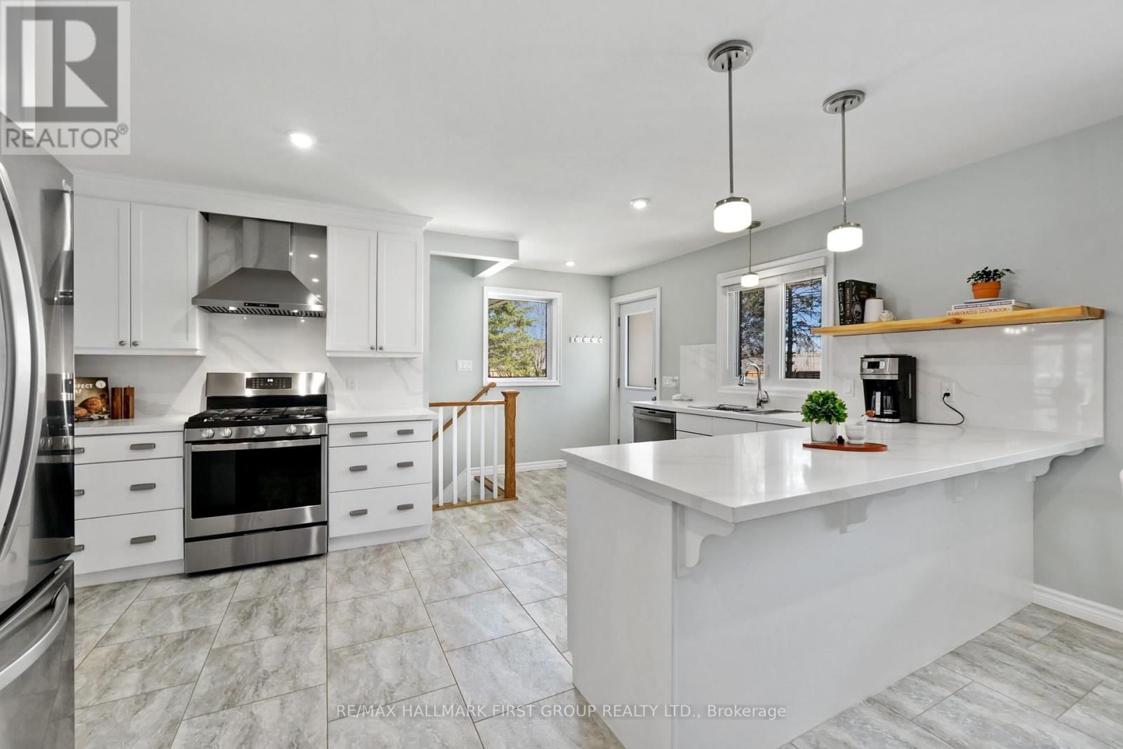 2764 THEATRE ROAD SOUTH Image 10