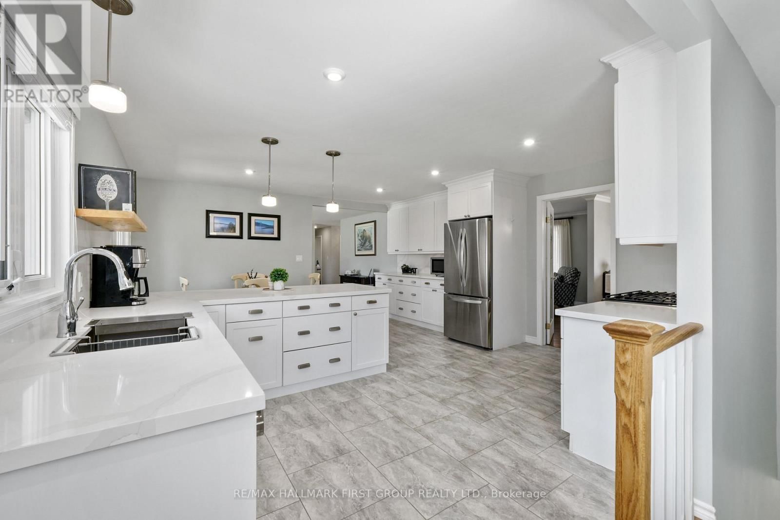 2764 THEATRE ROAD SOUTH Image 12