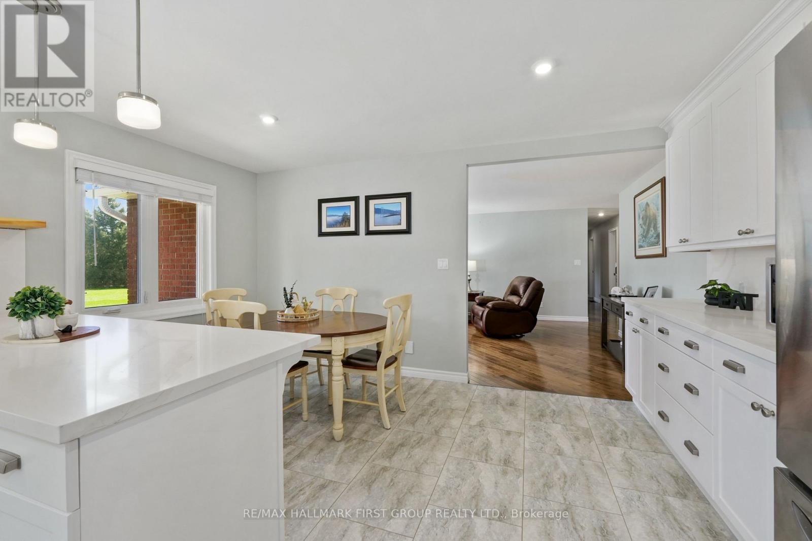 2764 THEATRE ROAD SOUTH Image 15