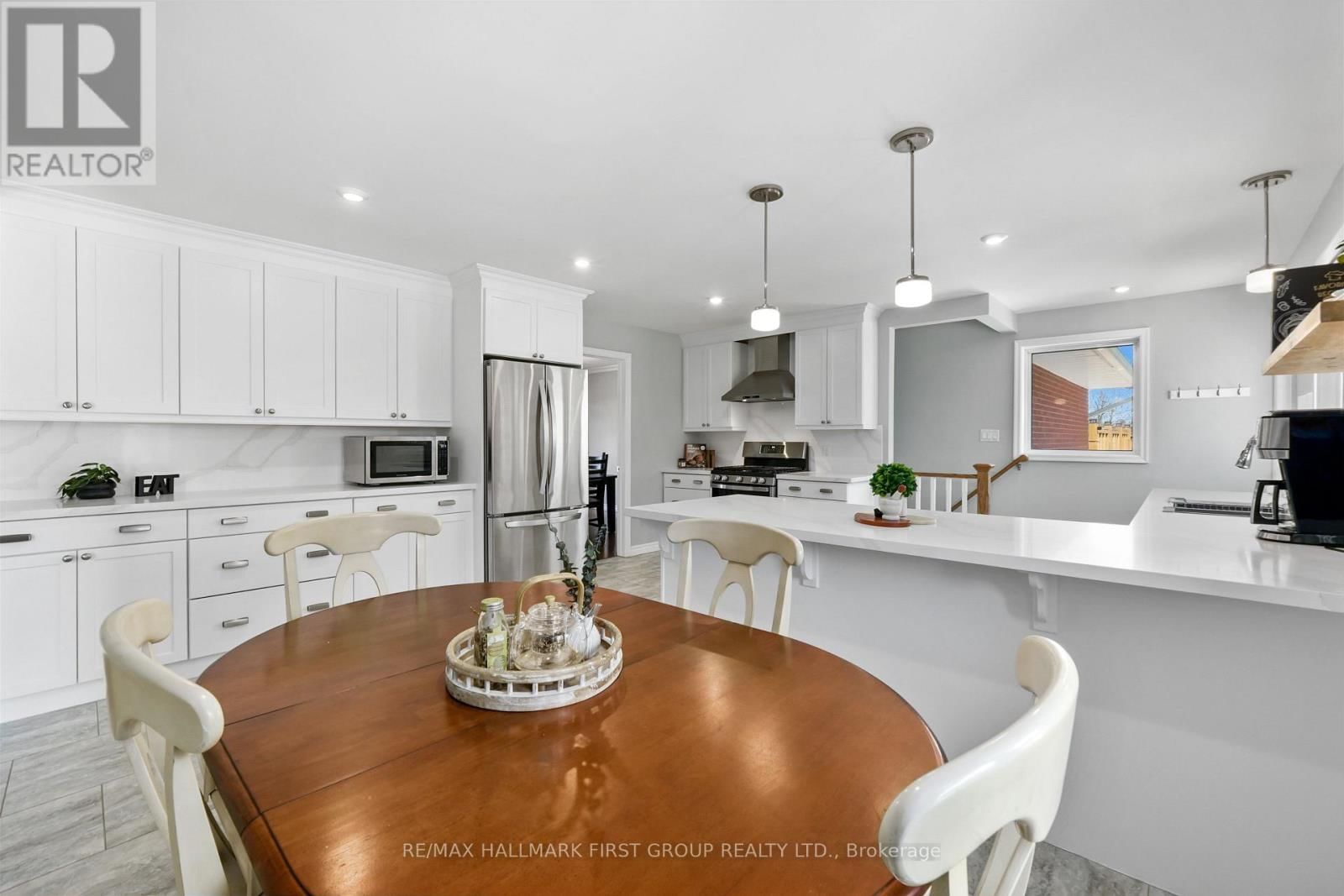 2764 THEATRE ROAD SOUTH Image 16