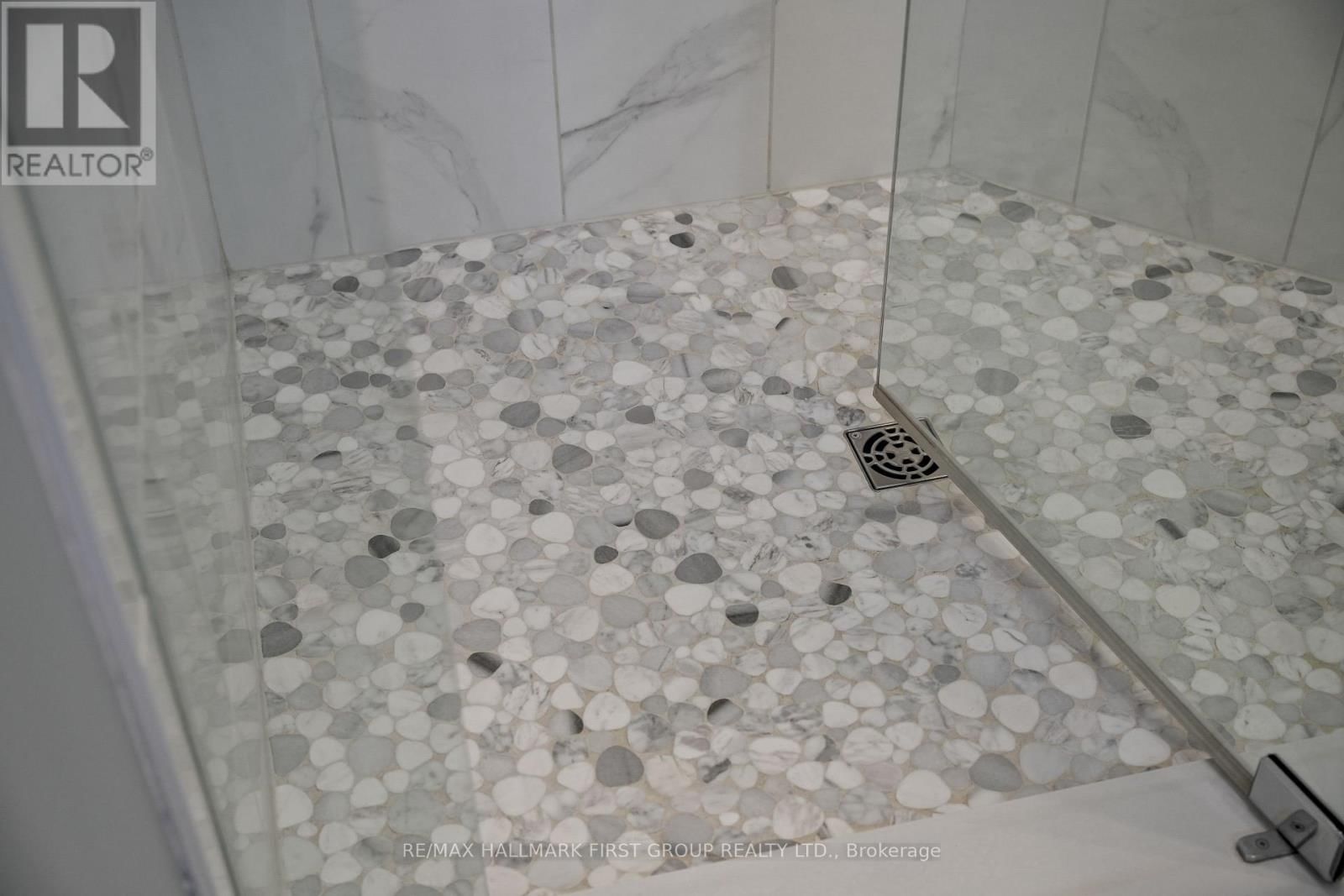 2764 THEATRE ROAD SOUTH Image 23