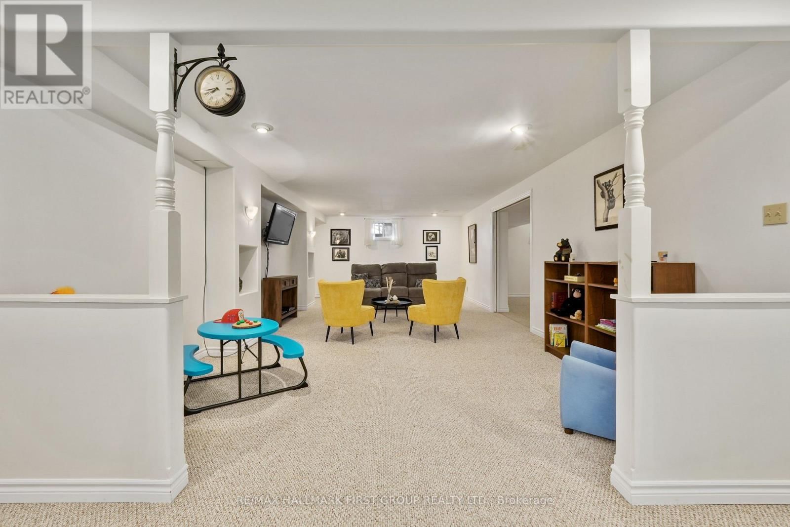 2764 THEATRE ROAD SOUTH Image 32