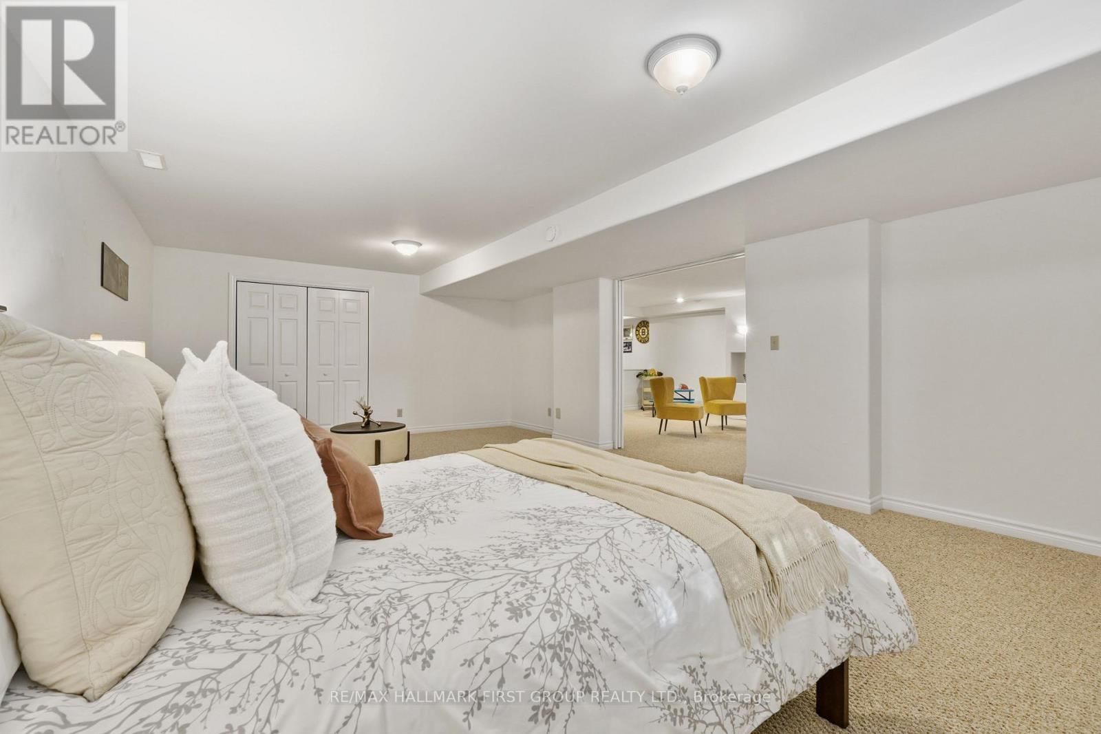 2764 THEATRE ROAD SOUTH Image 37