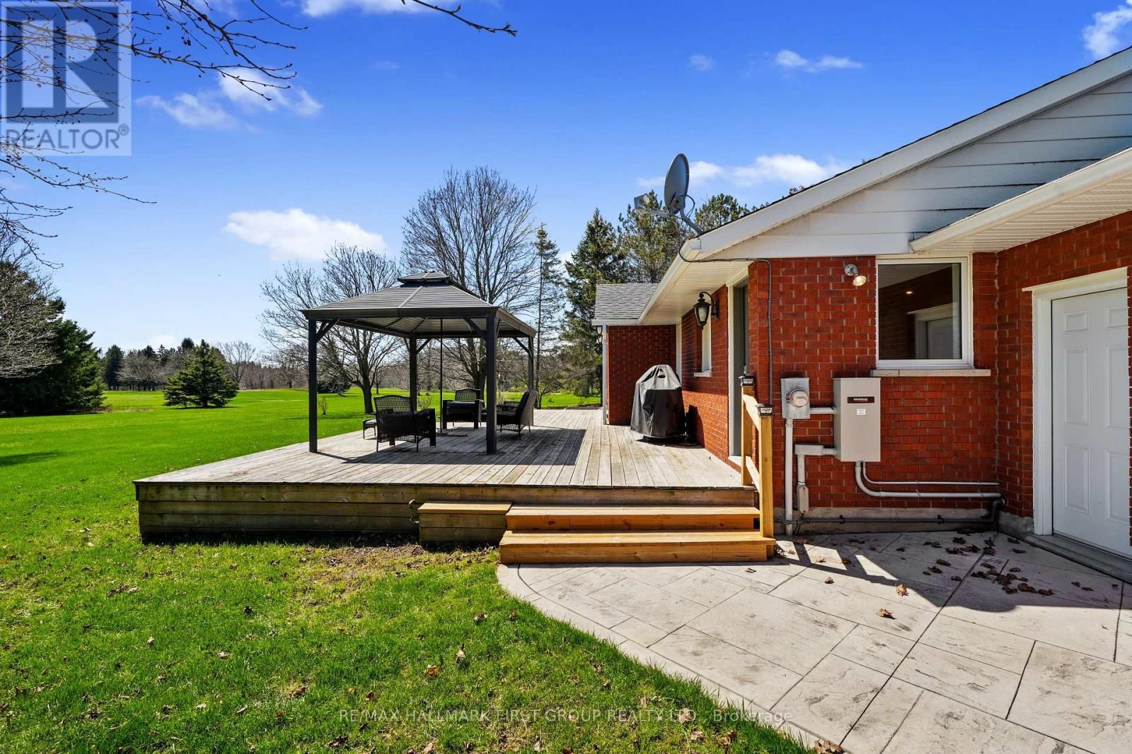 2764 THEATRE ROAD SOUTH Image 40