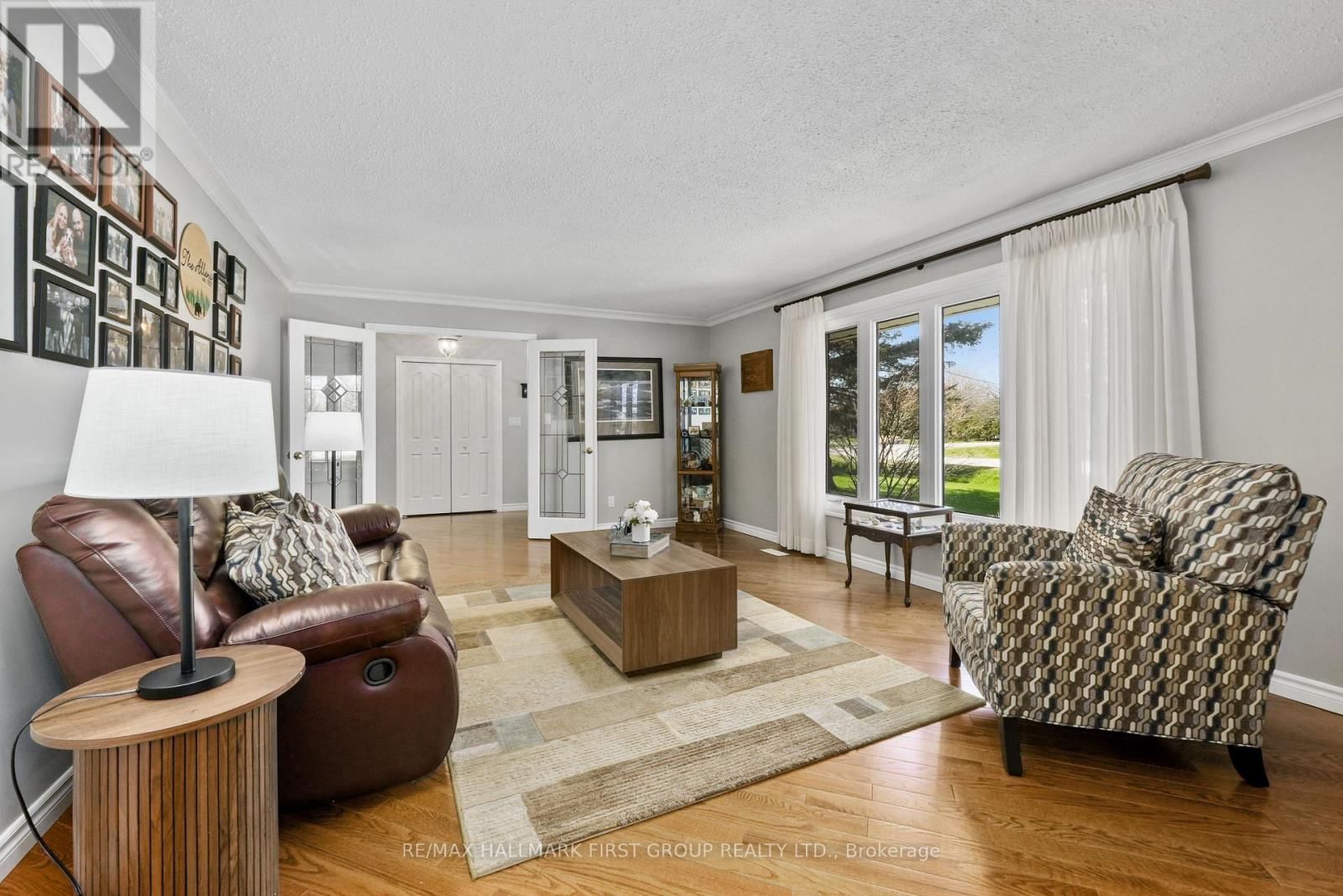 2764 THEATRE ROAD SOUTH Image 7