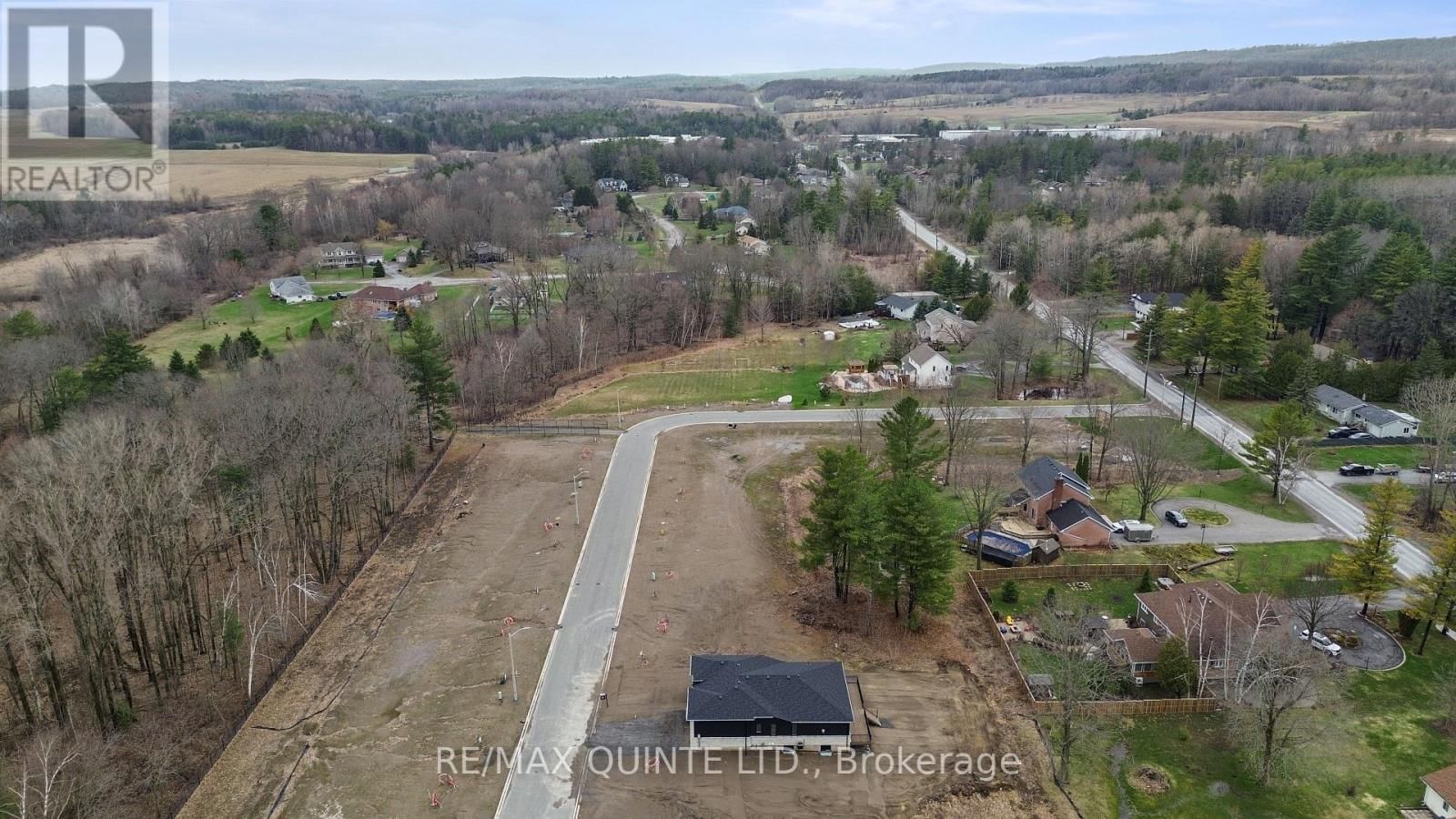 27 EXETER COURT Image 10