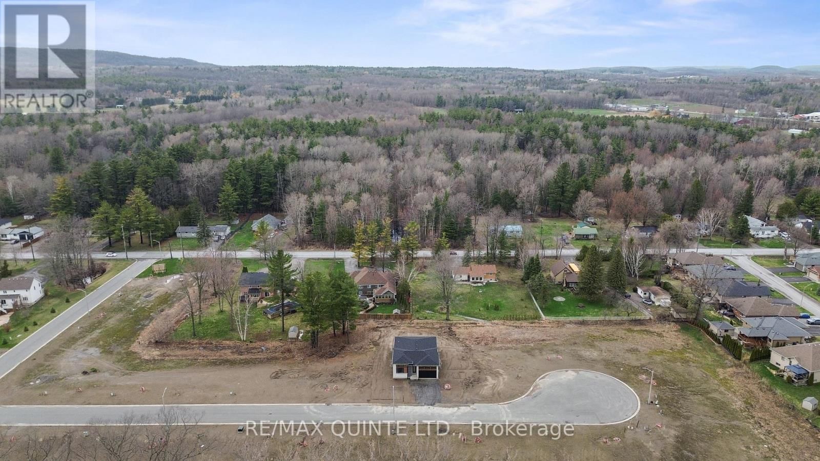 27 EXETER COURT Image 12