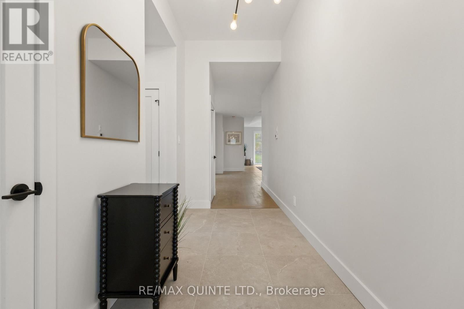 27 EXETER COURT Image 13