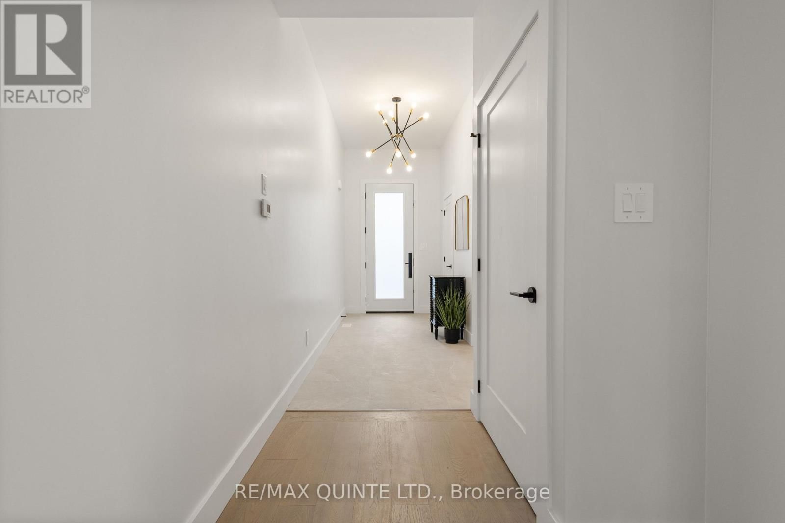 27 EXETER COURT Image 14