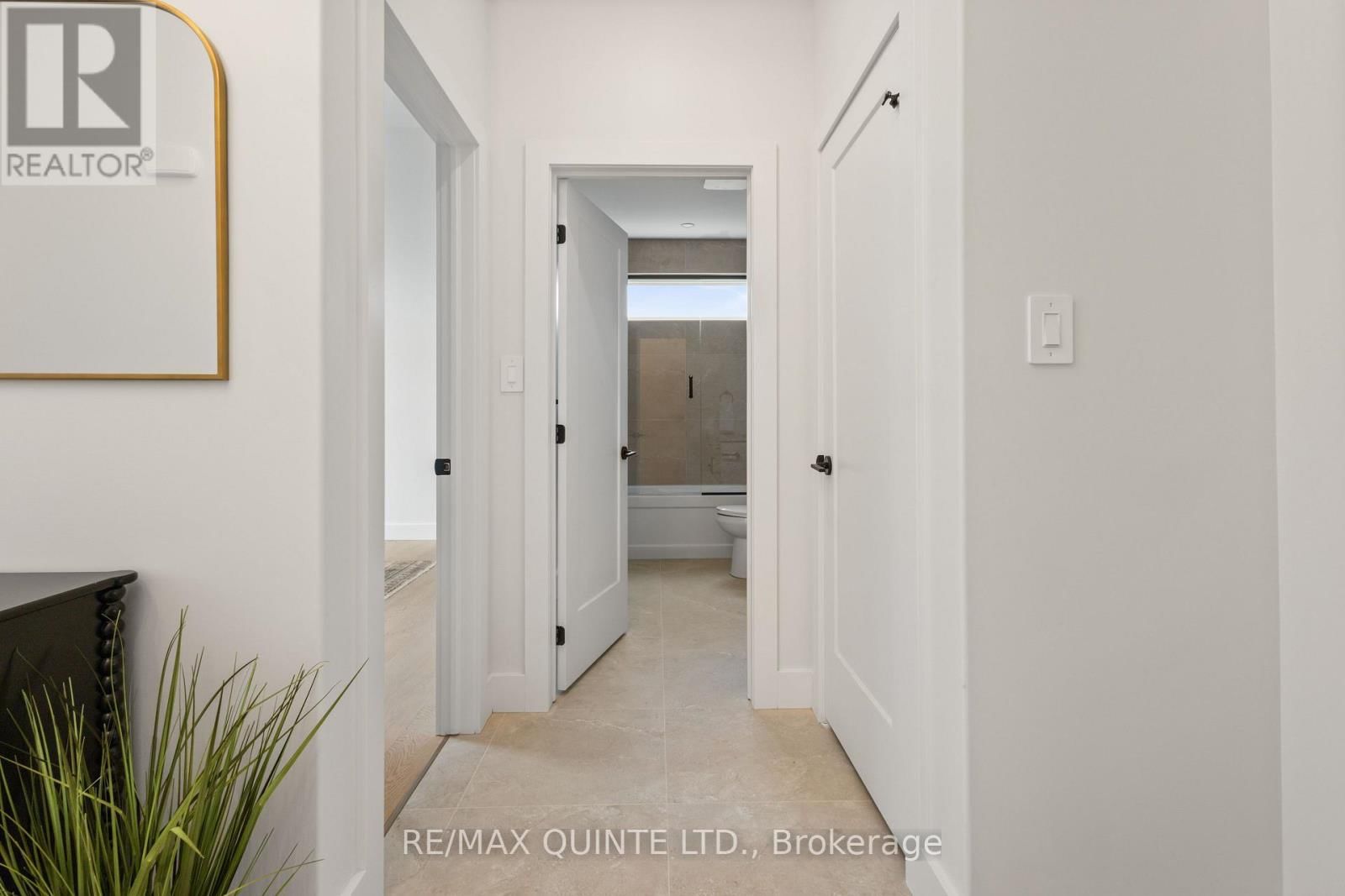 27 EXETER COURT Image 18