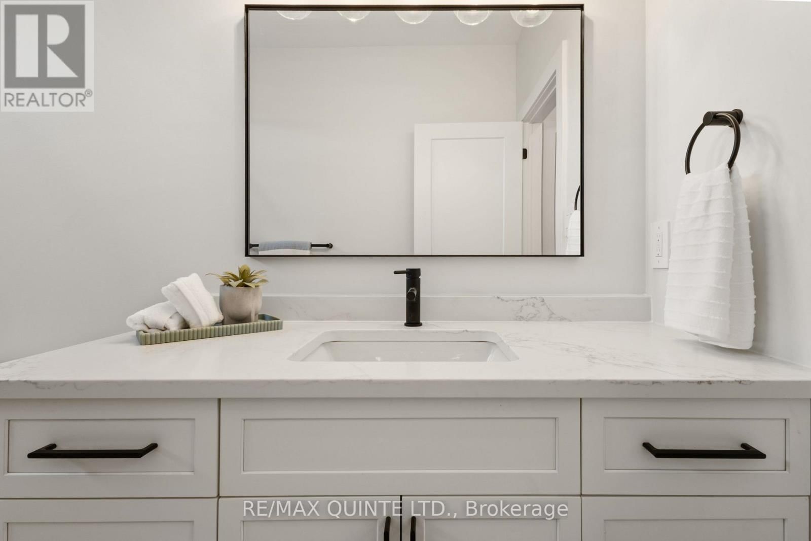 27 EXETER COURT Image 19