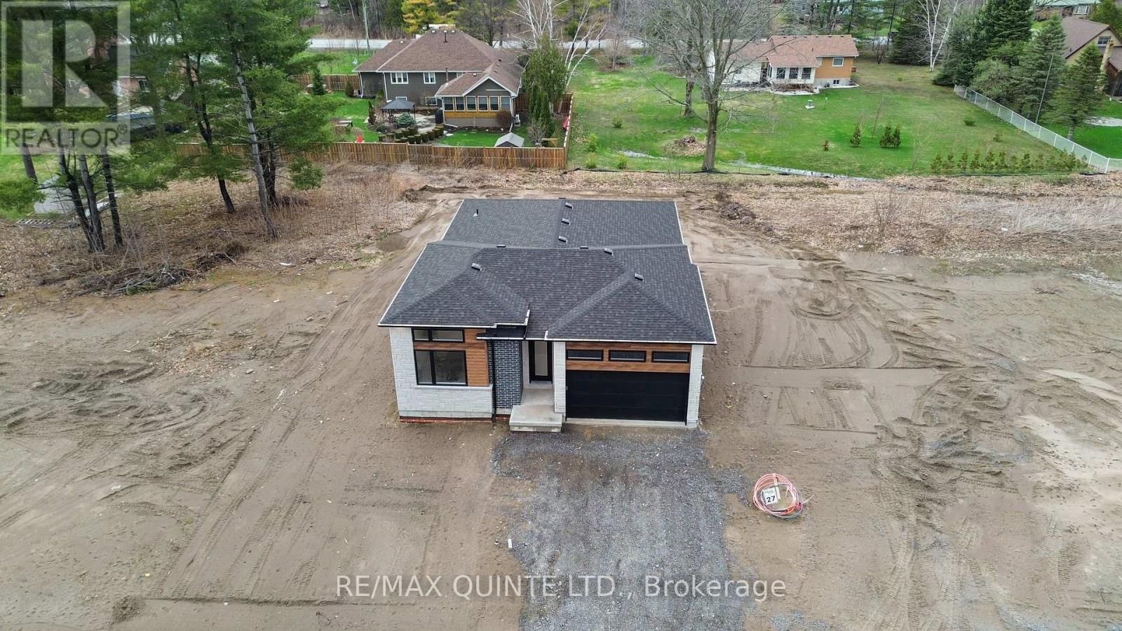 27 EXETER COURT Image 2