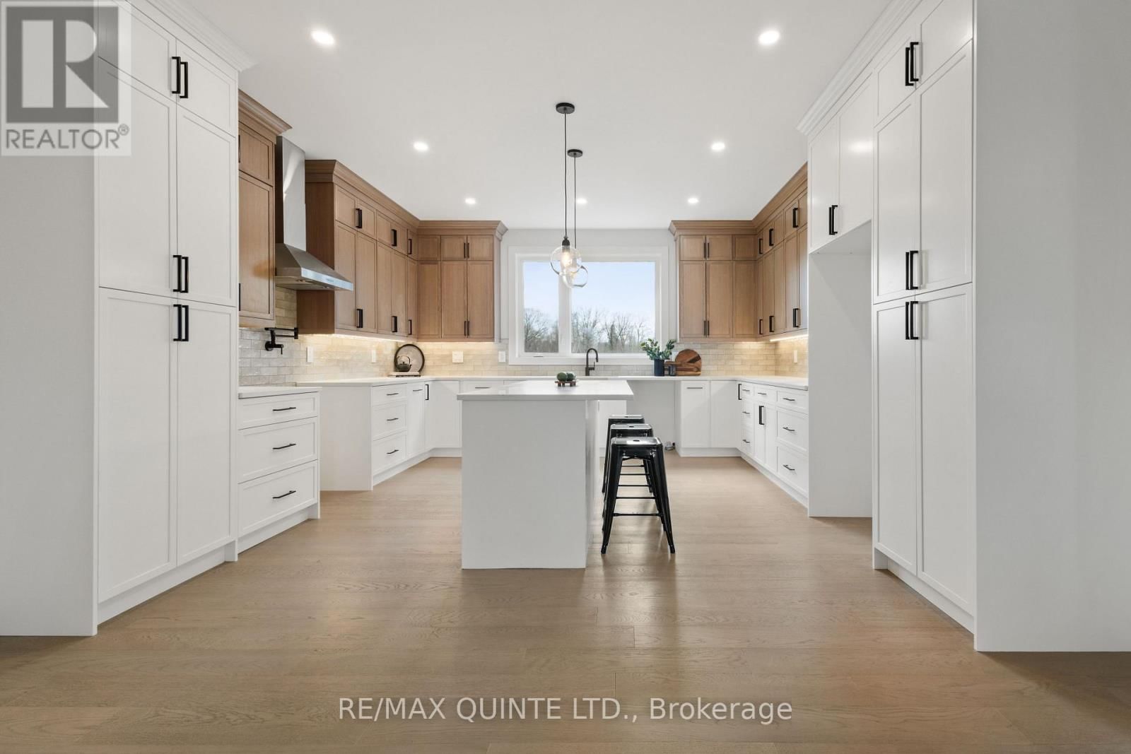 27 EXETER COURT Image 20