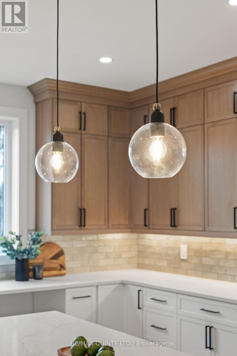 27 EXETER COURT Image 21