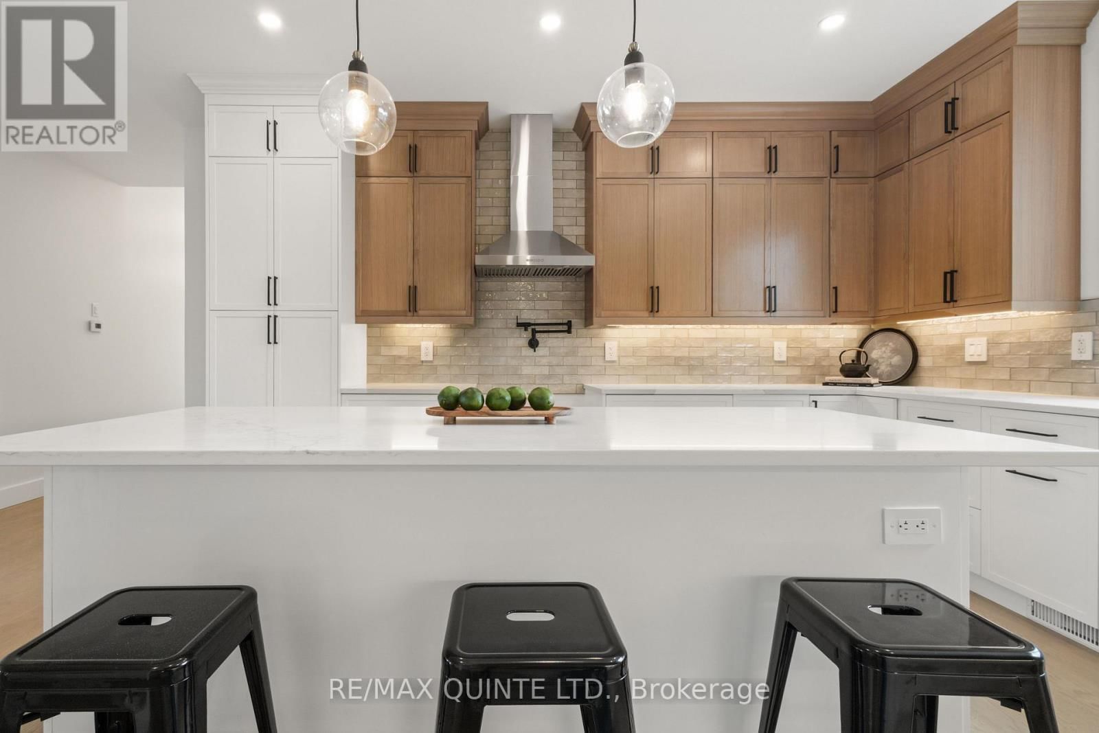 27 EXETER COURT Image 22