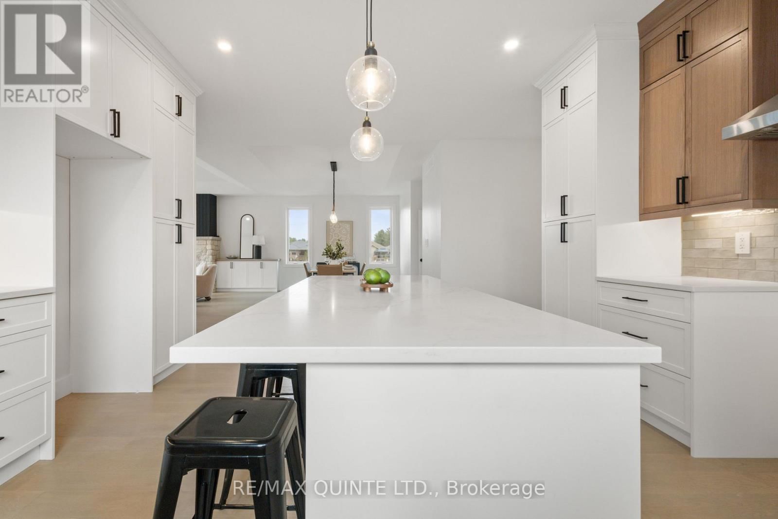 27 EXETER COURT Image 24