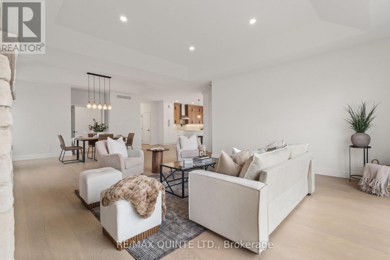 27 EXETER COURT Image 33