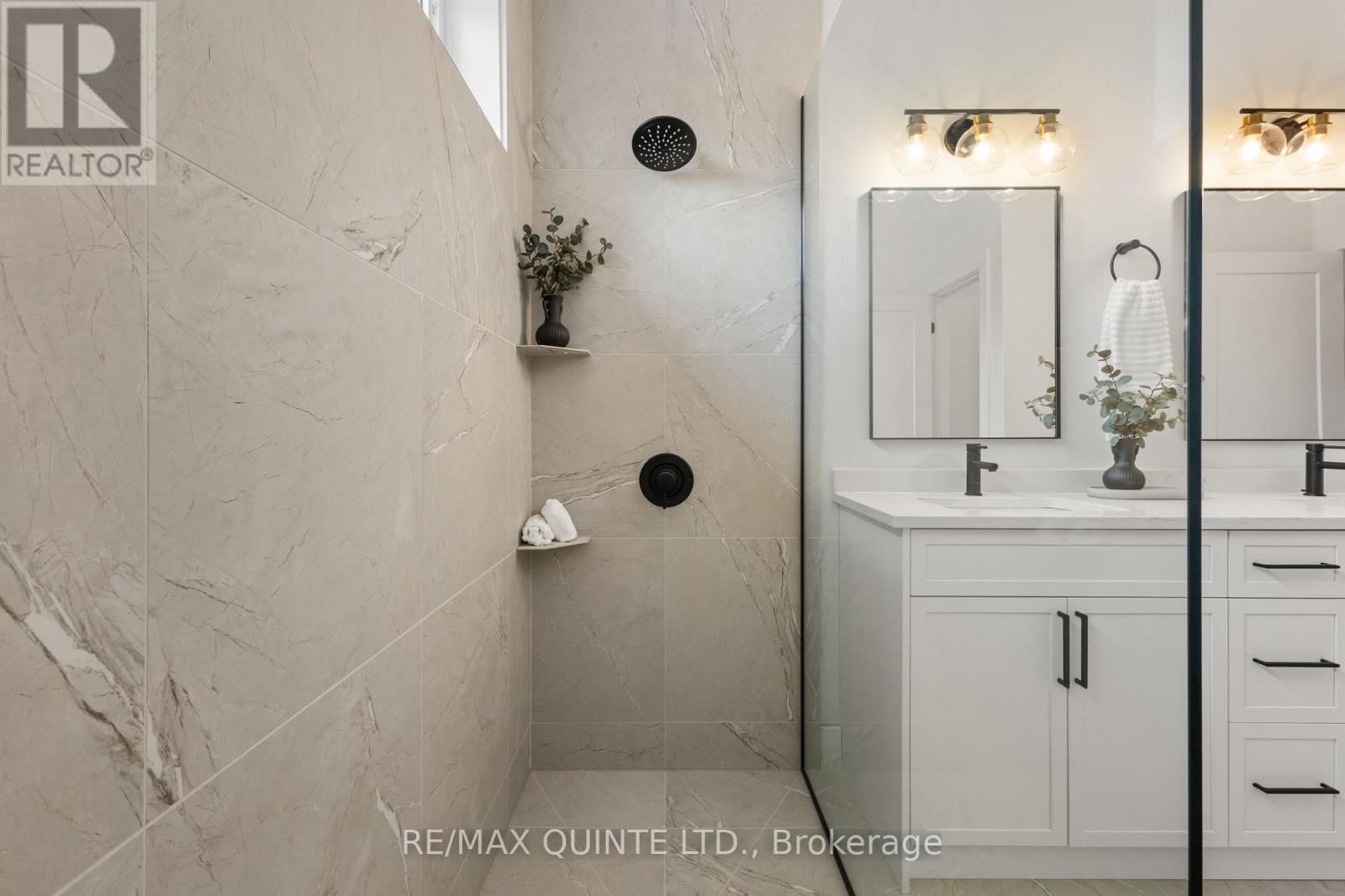 27 EXETER COURT Image 40